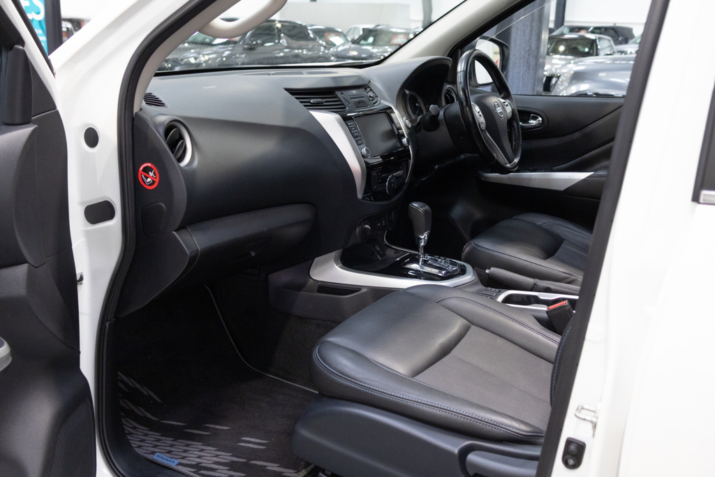 Nissan Navara Navara Visia Dci White #9