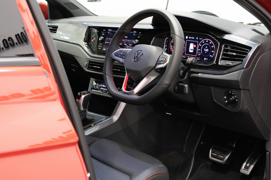 Volkswagen Polo Gti Tsi Dsg Red #6