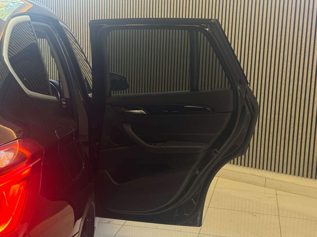 BMW X1 Xdrive20d Sport Blue #40