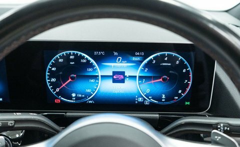 Mercedes-Benz B Class 180 Amg Line Premium Black #24