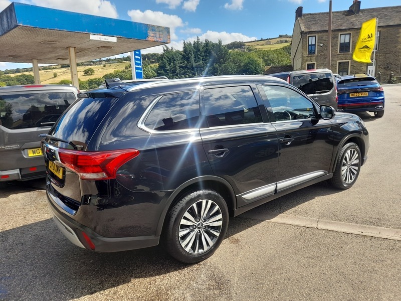 Mitsubishi Outlander 2.0 Design 4X4 7 Black #4