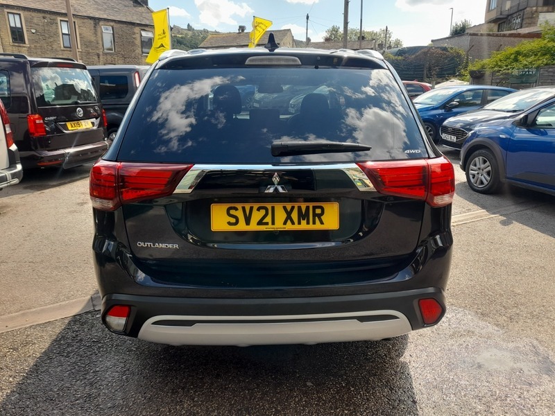 Mitsubishi Outlander 2.0 Design 4X4 7 Black #6