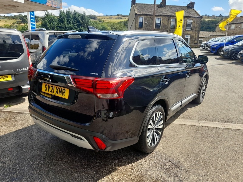 Mitsubishi Outlander 2.0 Design 4X4 7 Black #5