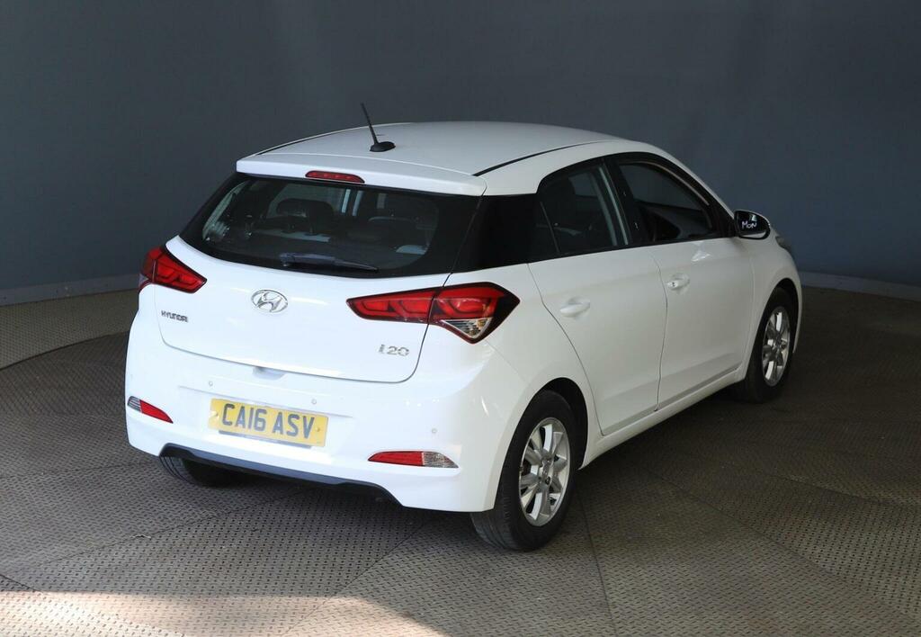 Hyundai I20 1.2 Blue Drive Se Euro 6 Ss White #2