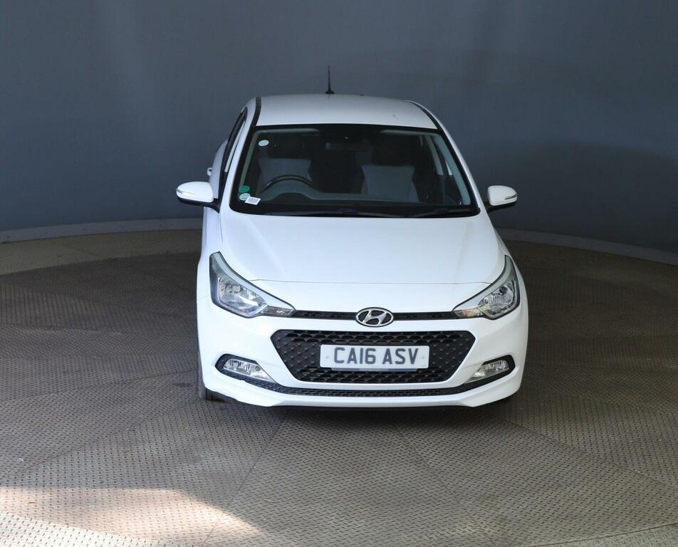Hyundai I20 1.2 Blue Drive Se Euro 6 Ss White #5