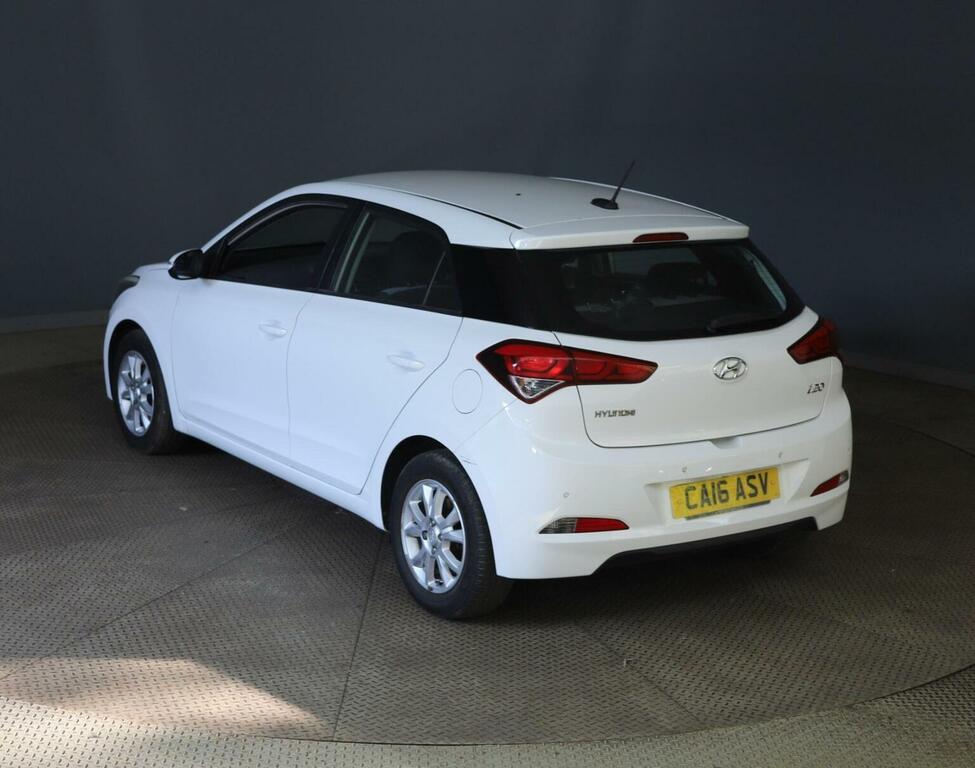 Hyundai I20 1.2 Blue Drive Se Euro 6 Ss White #4