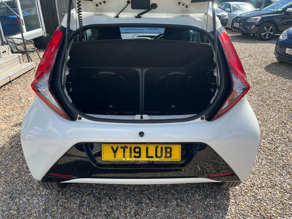 Toyota Aygo Hatchback 1.0 Vvt-i X-play Euro 6 201919 YT19LUB White #6