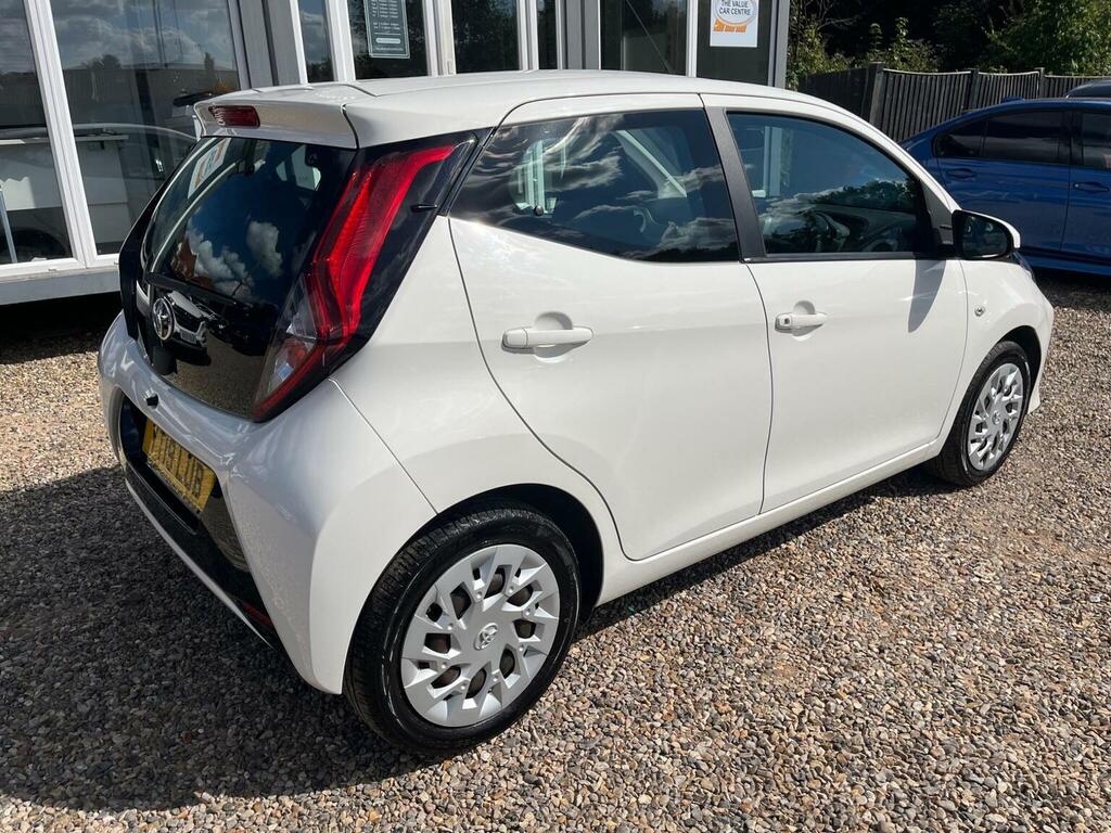Toyota Aygo Hatchback 1.0 Vvt-i X-play Euro 6 201919 YT19LUB White #4