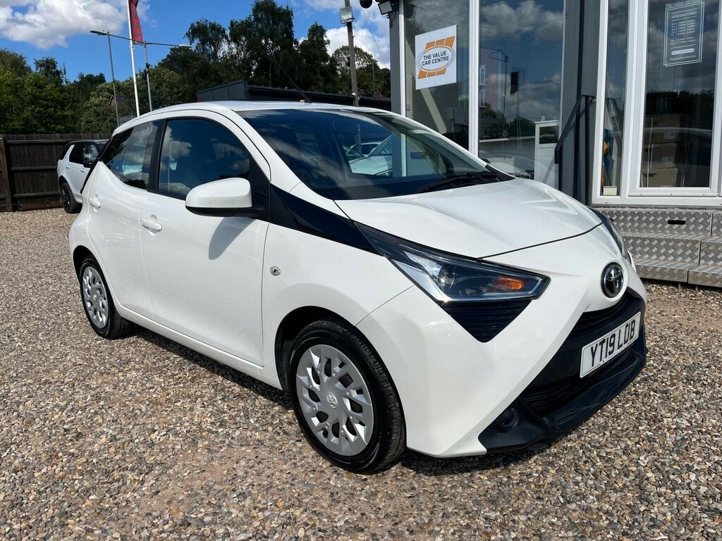 Toyota Aygo Hatchback 1.0 Vvt-i X-play Euro 6 201919 YT19LUB White
