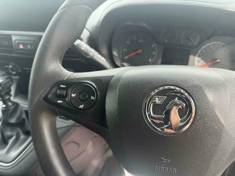 Vauxhall Combo 1.5 Turbo D 2300 Sportive L2 H1 Euro 6  #29
