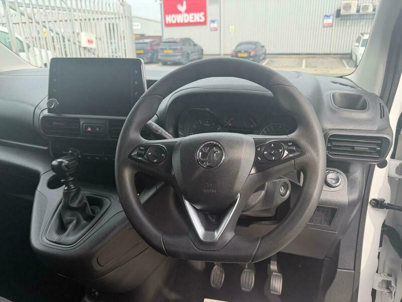 Vauxhall Combo 1.5 Turbo D 2300 Sportive L2 H1 Euro 6  #31