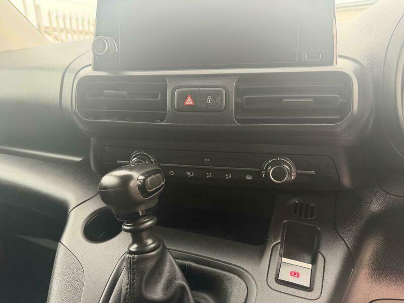 Vauxhall Combo 1.5 Turbo D 2300 Sportive L2 H1 Euro 6  #24