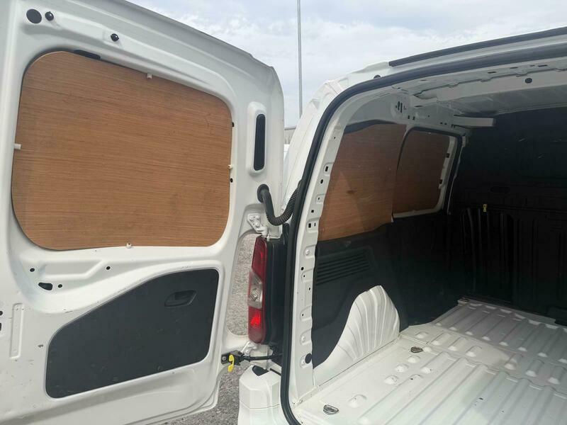 Vauxhall Combo 1.5 Turbo D 2300 Sportive L2 H1 Euro 6  #22