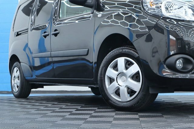 Nissan NV250 Mpv Black #3
