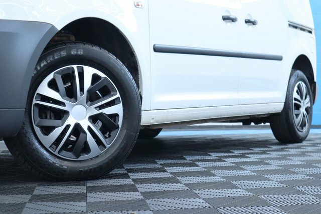 Volkswagen Caddy Mpv White #6