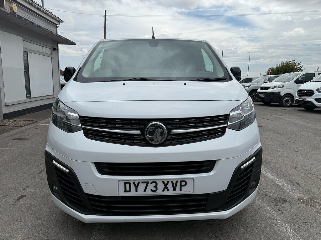 Vauxhall Vivaro 1.5 Turbo D 2900 Pro Lwb Air Con Van 6Dr Ma White #2