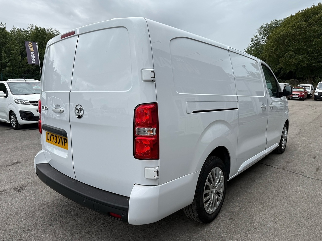 Vauxhall Vivaro 1.5 Turbo D 2900 Pro Lwb Air Con Van 6Dr Ma White #5