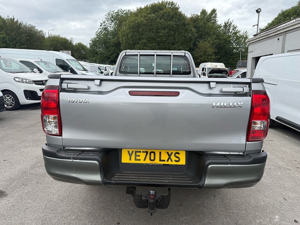 Toyota HILUX 2.4 D-4d Active Narrow Body Air Con Pickup Die Silver #6