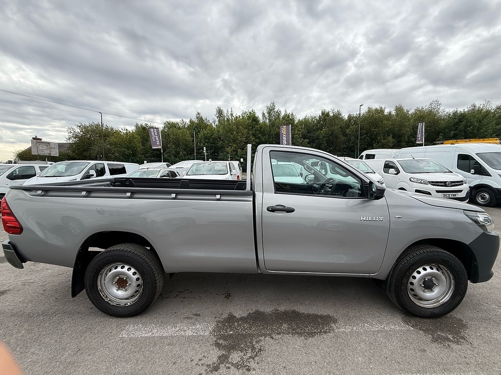 Toyota HILUX 2.4 D-4d Active Narrow Body Air Con Pickup Die Silver #4