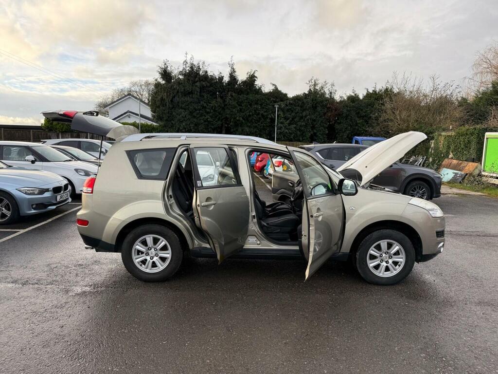 Citroen C-Crosser 2.2 Exclusive Hdi Black #24