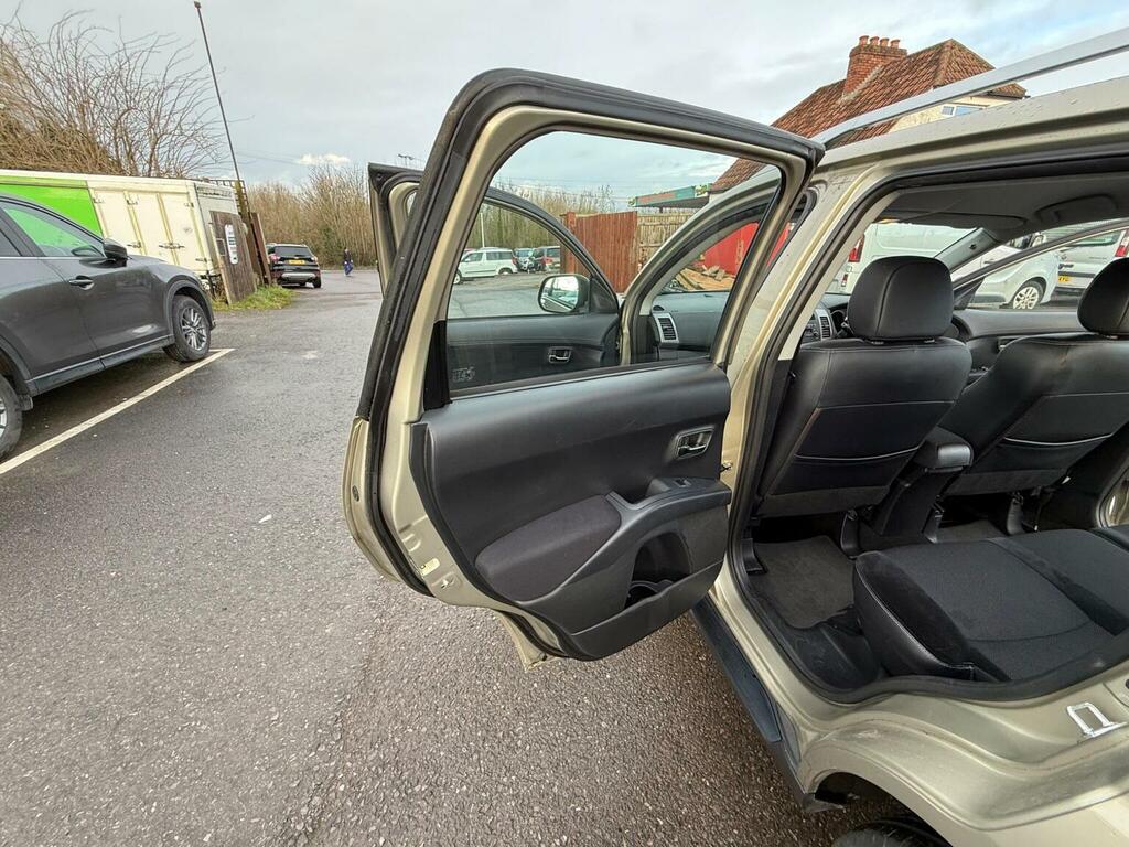 Citroen C-Crosser 2.2 Exclusive Hdi Black #13
