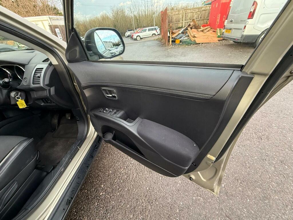 Citroen C-Crosser 2.2 Exclusive Hdi Black #14