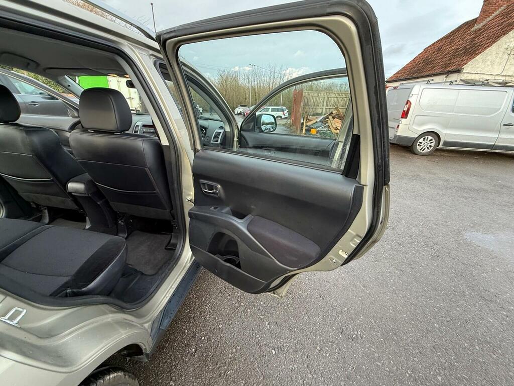 Citroen C-Crosser 2.2 Exclusive Hdi Black #15