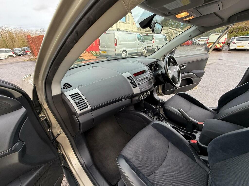 Citroen C-Crosser 2.2 Exclusive Hdi Black #8