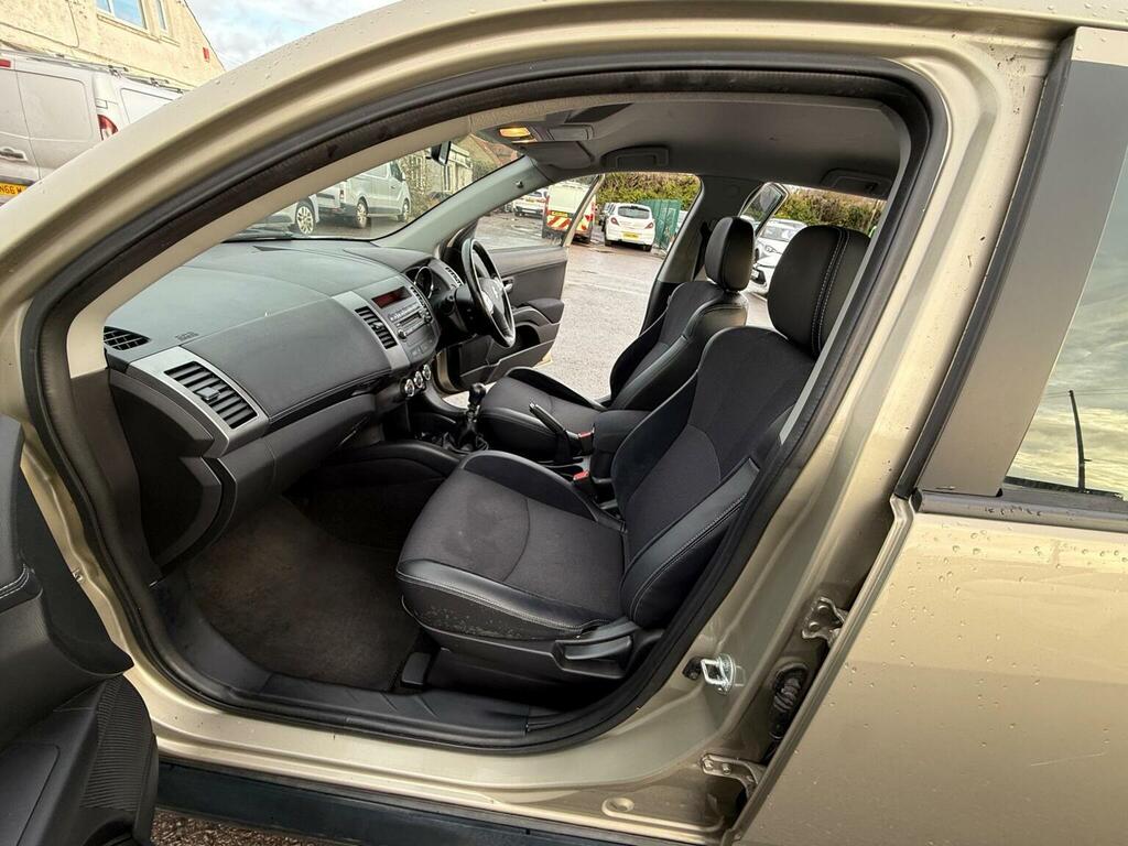 Citroen C-Crosser 2.2 Exclusive Hdi Black #9