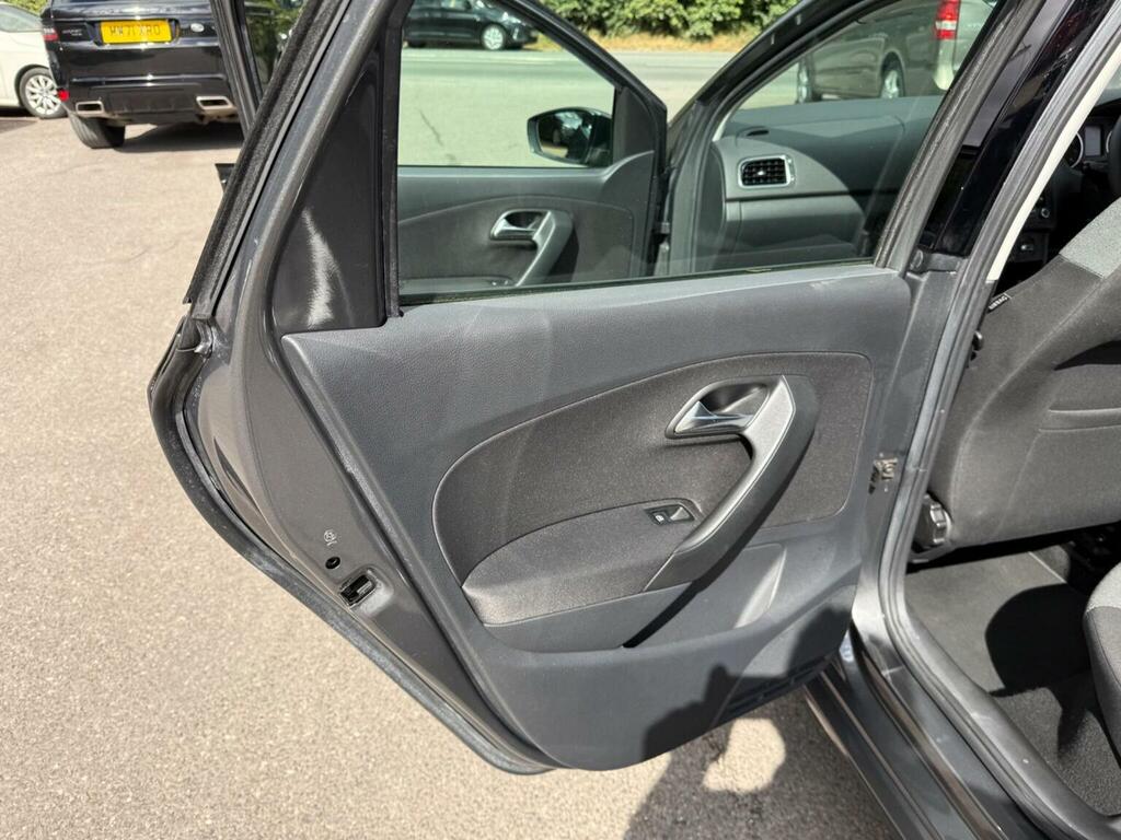 Volkswagen Polo 1.2 70 Se Red #17