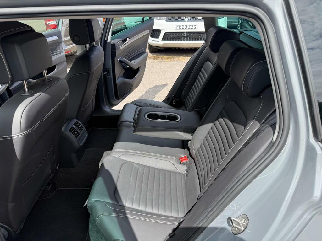 Volkswagen Passat Estate 2.0 Tdi 150Ps Se Nav Dsg Grey #24