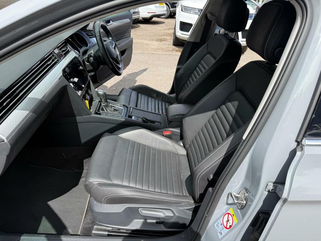 Volkswagen Passat Estate 2.0 Tdi 150Ps Se Nav Dsg Grey #20