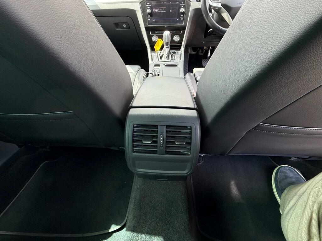 Volkswagen Passat Estate 2.0 Tdi 150Ps Se Nav Dsg Grey #17