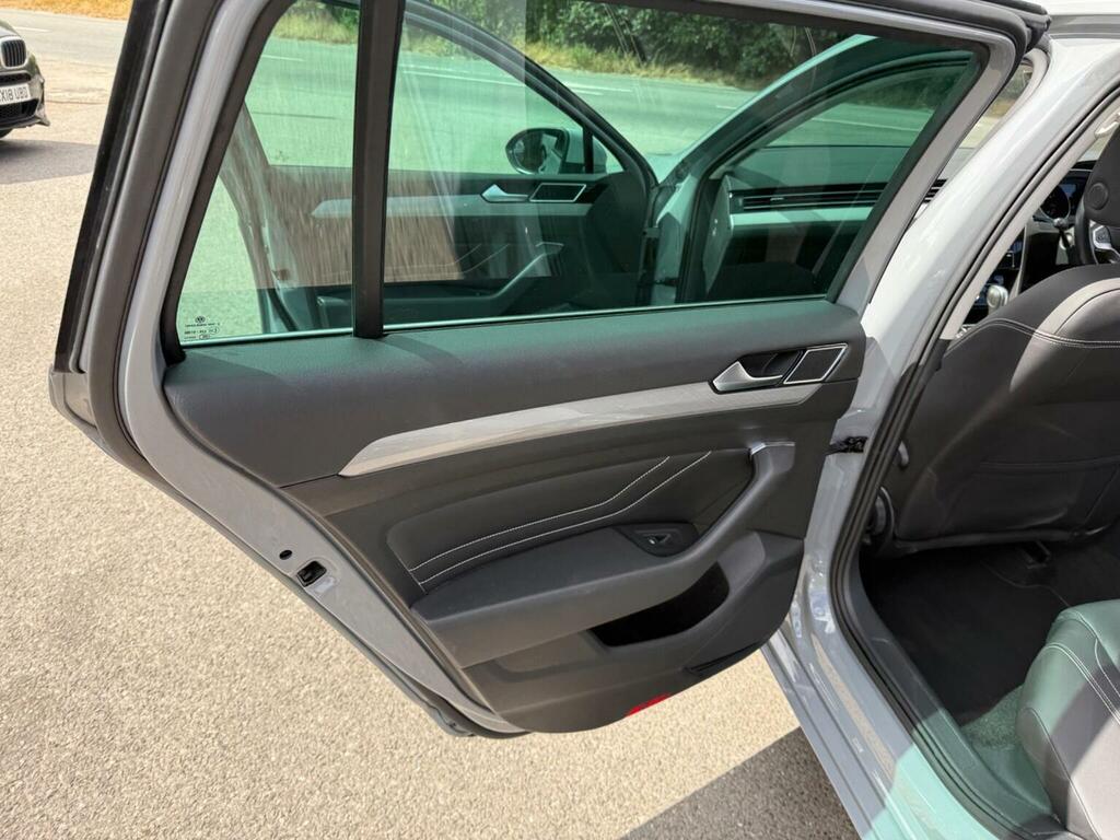 Volkswagen Passat Estate 2.0 Tdi 150Ps Se Nav Dsg Grey #25