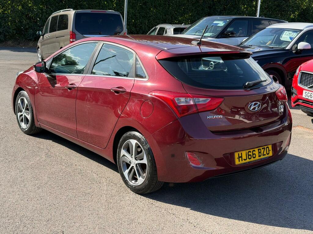 Hyundai I30 1.6 Se Nav Euro 6 Red #5