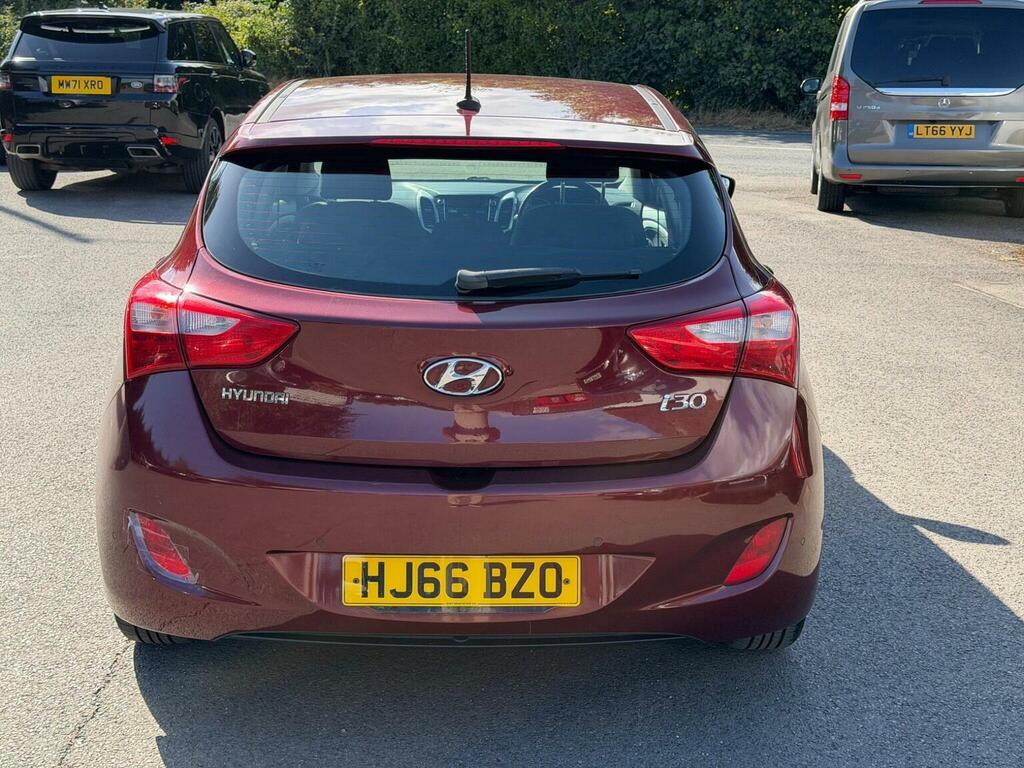 Hyundai I30 1.6 Se Nav Euro 6 Red #6