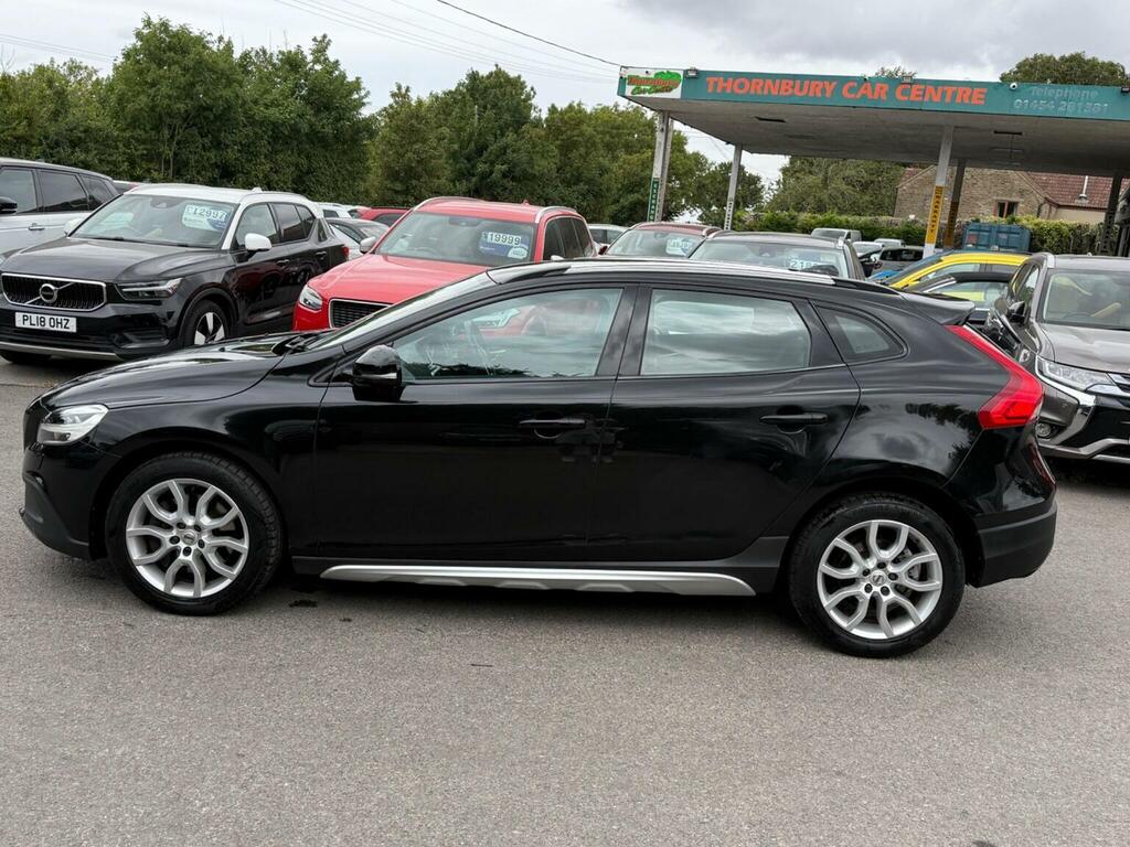 Volvo V40 Cross Country 1.5 T3 Pro Euro 6 Ss Black #4