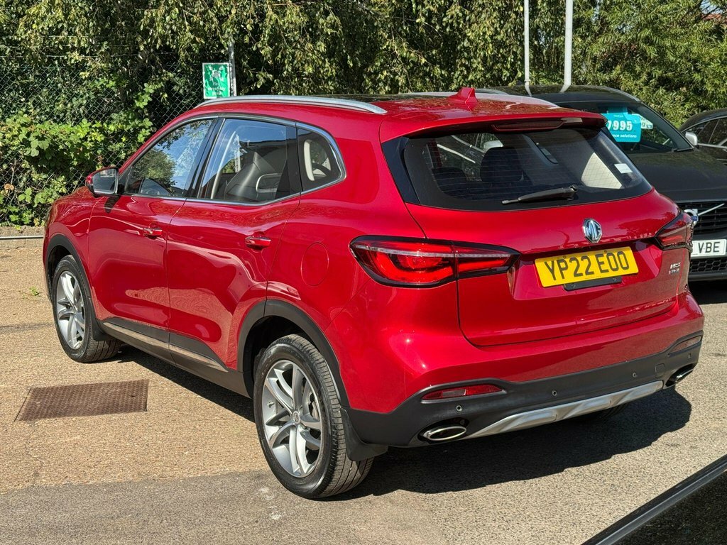 MG HS 1.5L Exclusive Red #4