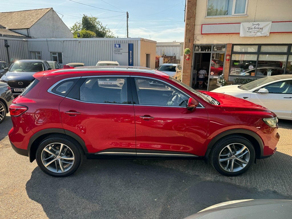MG HS 1.5L Exclusive Red #2