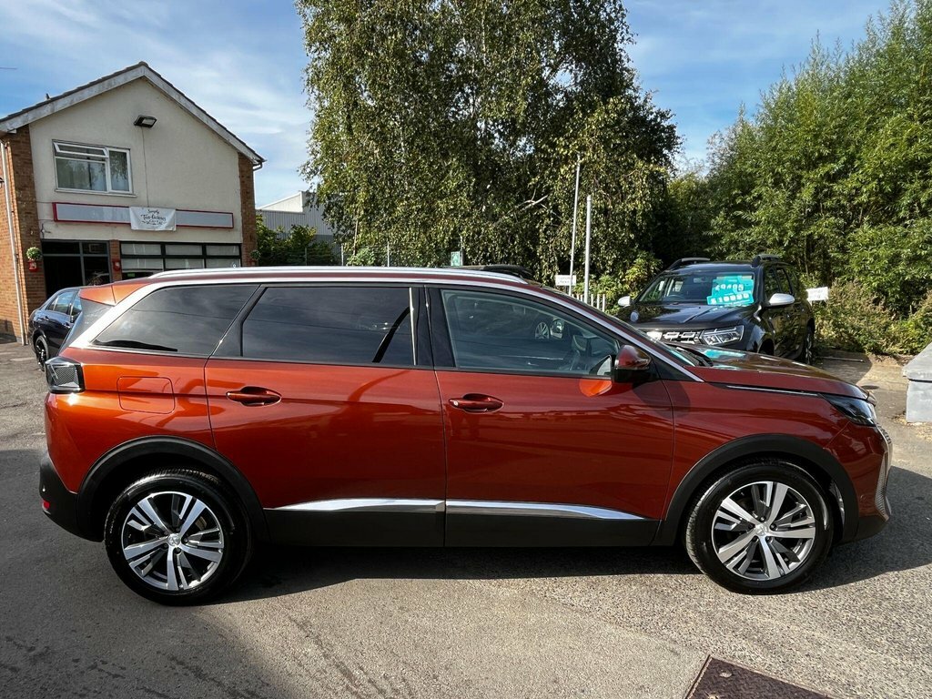 Peugeot 5008 1.5L Allure Premium Brown #3