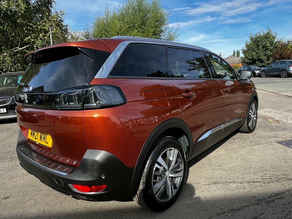 Peugeot 5008 1.5L Allure Premium Brown #4