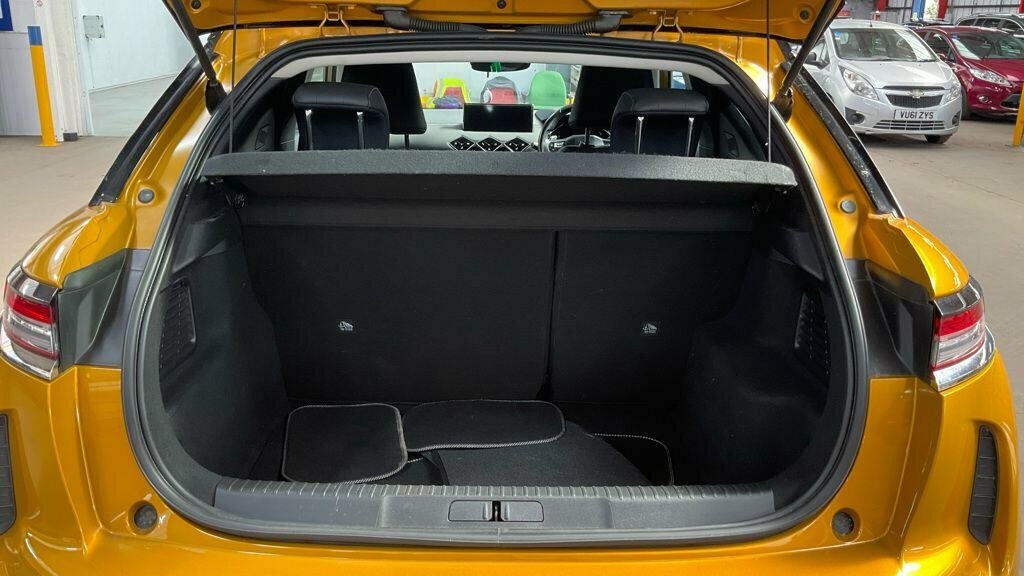 DS DS 3 Crossback 1.2 Puretech Ultra Prestige Crossback Eat8 Euro 6 Red #9