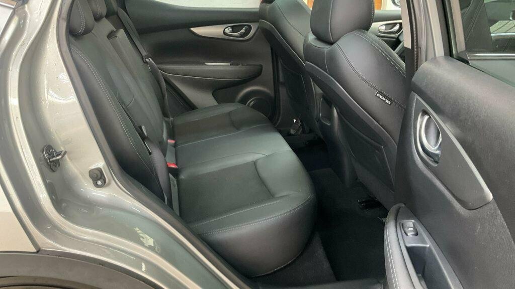 Nissan Qashqai Tekna Black #9