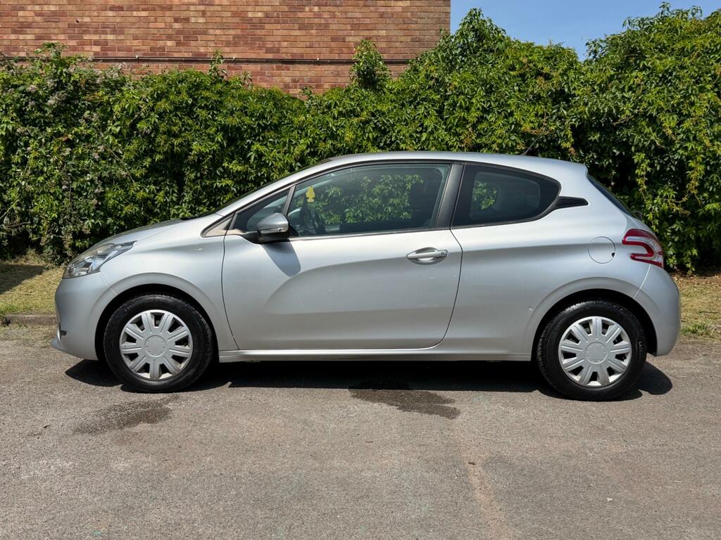 Peugeot 208 Access Silver #4