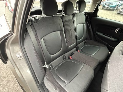 Mini Clubman 1.5 Cooper 6Dr Black #10