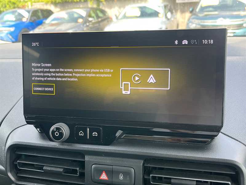 Vauxhall Combo Life 100Kw Design XL 50Kwh 7 Seat Estate Green #19