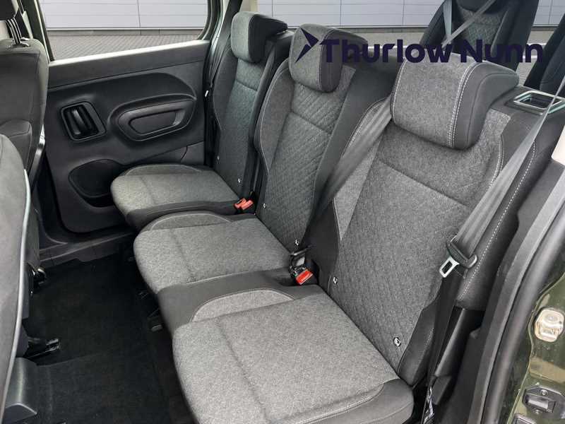Vauxhall Combo Life 100Kw Design XL 50Kwh 7 Seat Estate Green #15