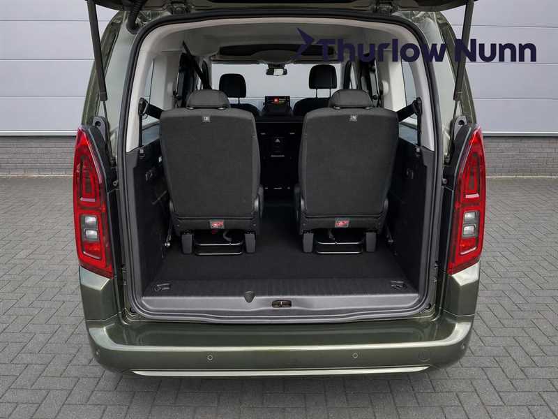 Vauxhall Combo Life 100Kw Design XL 50Kwh 7 Seat Estate Green #10
