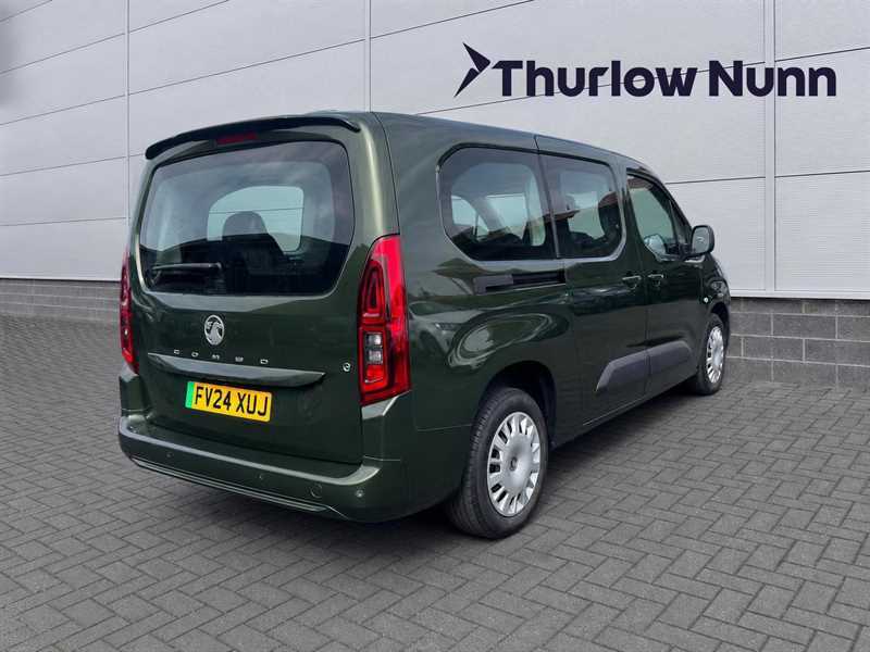 Vauxhall Combo Life 100Kw Design XL 50Kwh 7 Seat Estate Green #8
