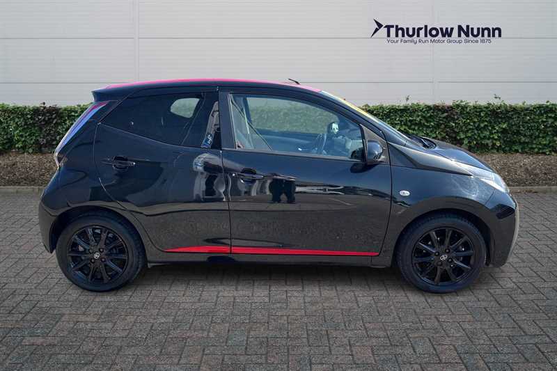 Toyota Aygo 1.0 Vvt-i X-press Hatchback Euro BJ67UJW Black #2